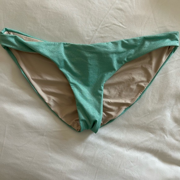 PQ swim Basic Ruched Bottom - Picture 2 of 4